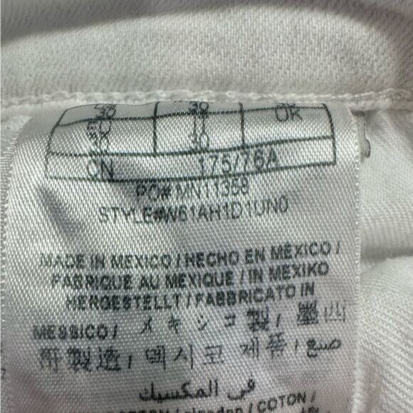 Guess white Jean crops distressed  30 - Picture 5 of 6